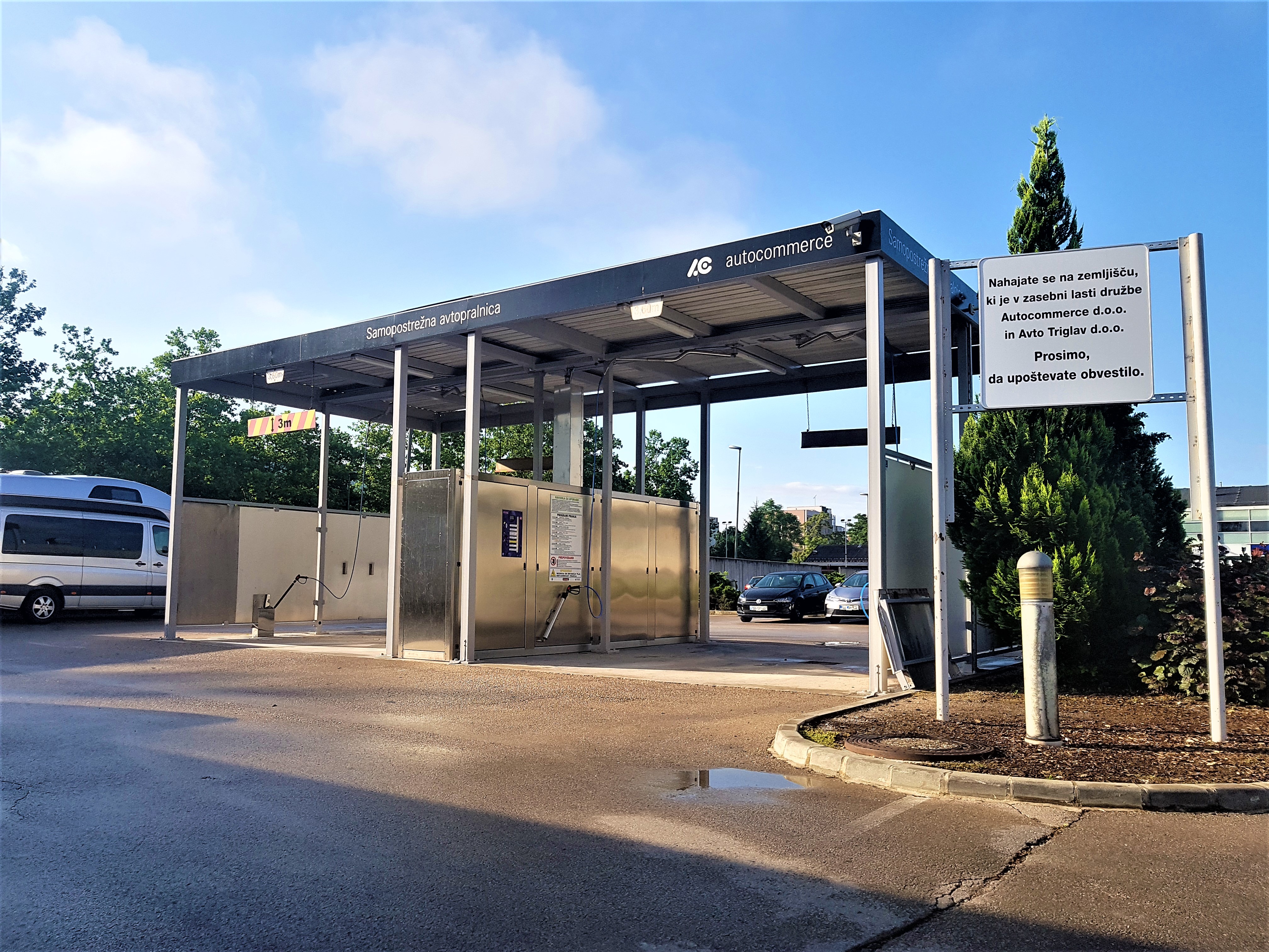 AUTOCOMMERCE - LJUBLJANA (NEW)